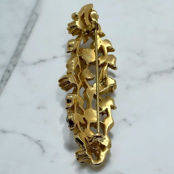 Vintage Gold-Tone Faux Opal, Faux Pearl, and Blue Rhinestone Brooch - Picture 2 of 6